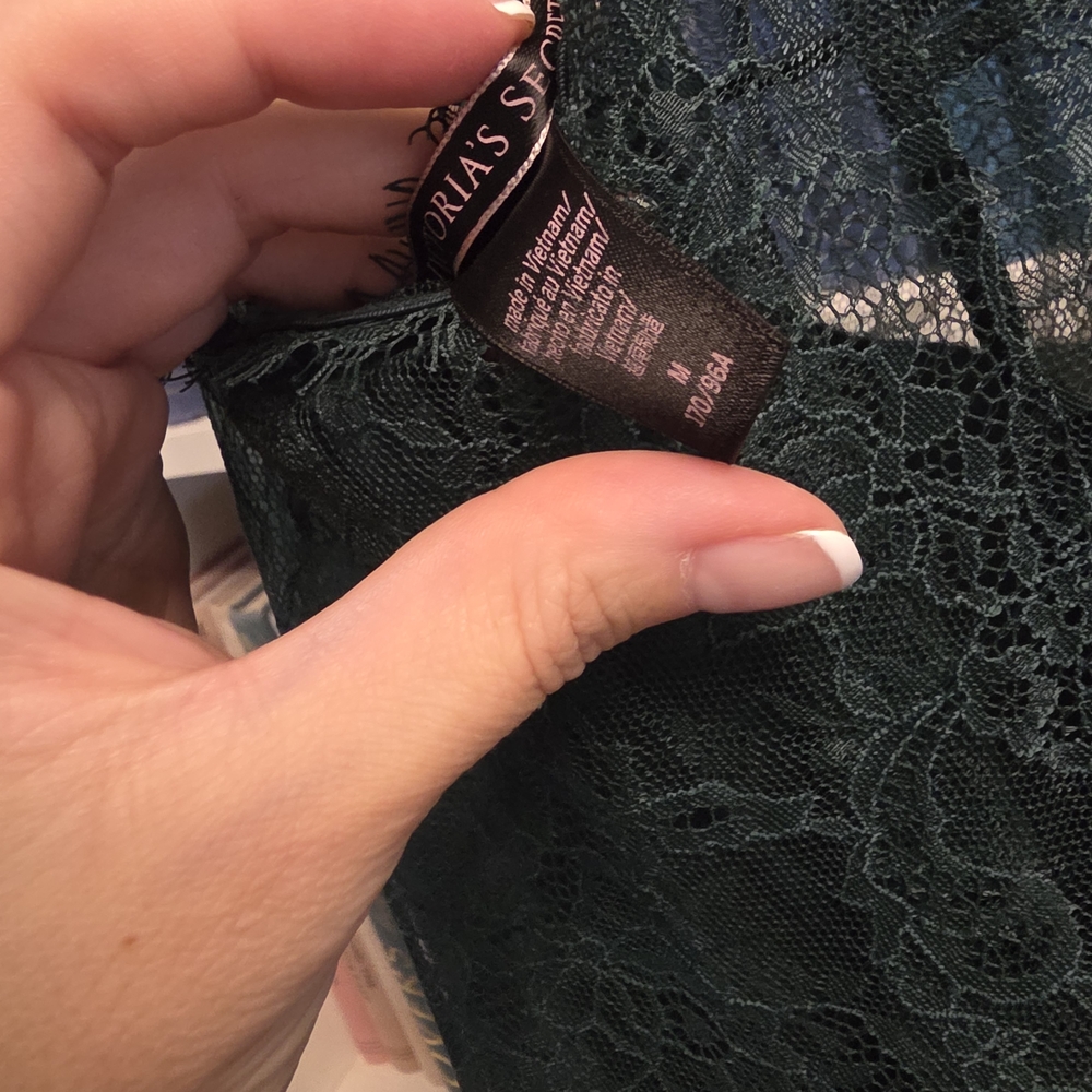 Victoria SECRET lace Gown Medium - Picture 4 of 4